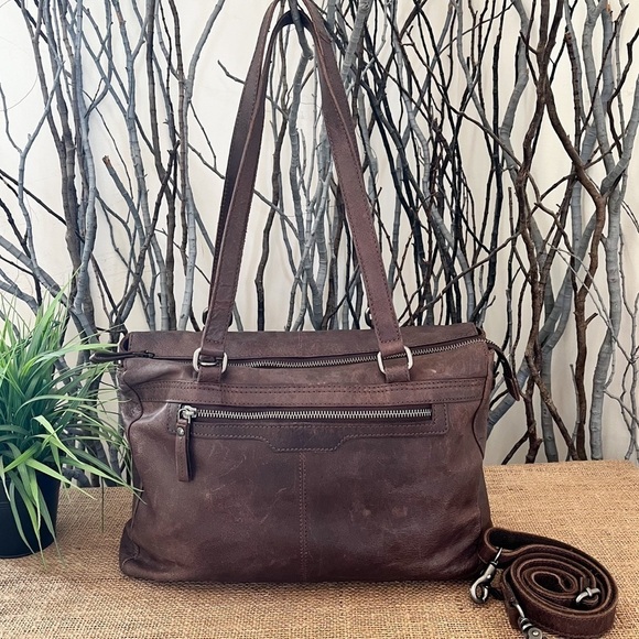 Spikes & Sparrow Leather Tote with Padded Tablet Compartment - Picture 3 of 13